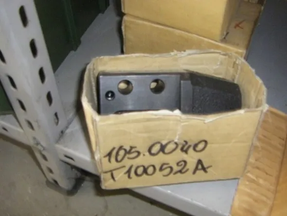 13#4997 Magazzino componenti e ricambi macchine utensili