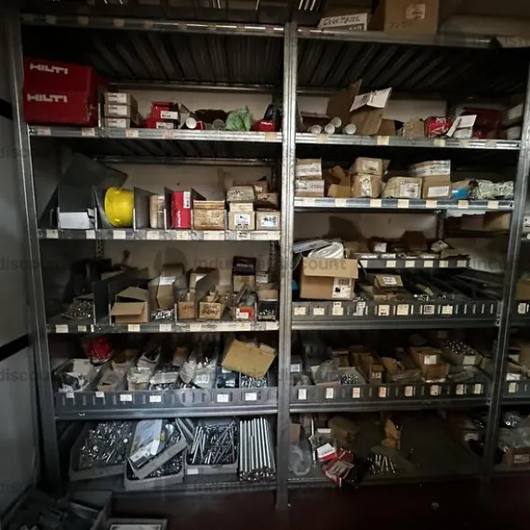 19#9312 Magazzino contenente minuteria, utensili e strumenti di misura comprensivo di scaffalatura metallica