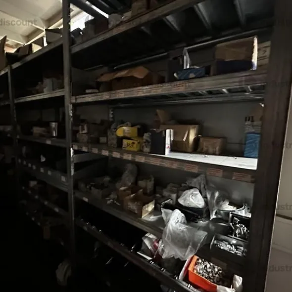19#9312 Magazzino contenente minuteria, utensili e strumenti di misura comprensivo di scaffalatura metallica