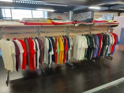 2#6986 Magazzino di abbigliamento