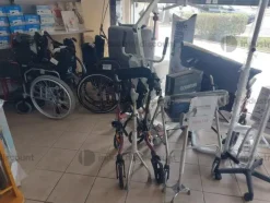 2#8868 Magazzino di articoli medico sanitari