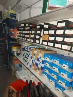 2#8868 Magazzino di articoli medico sanitari