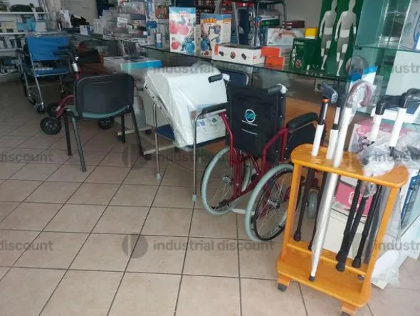 2#8868 Magazzino di articoli medico sanitari