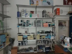 2#8868 Magazzino di articoli medico sanitari
