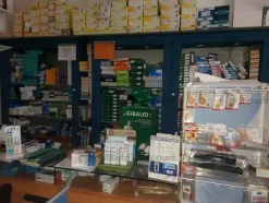 2#8868 Magazzino di articoli medico sanitari