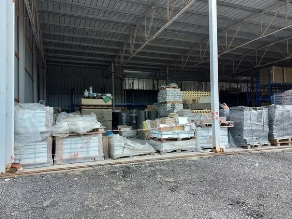 1#7804 Magazzino di materiale edile