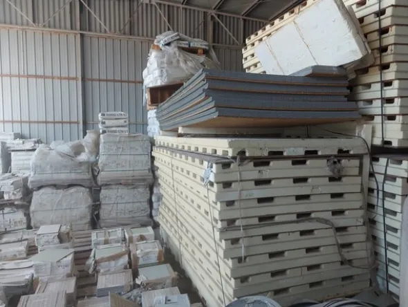 1#7804 Magazzino di materiale edile