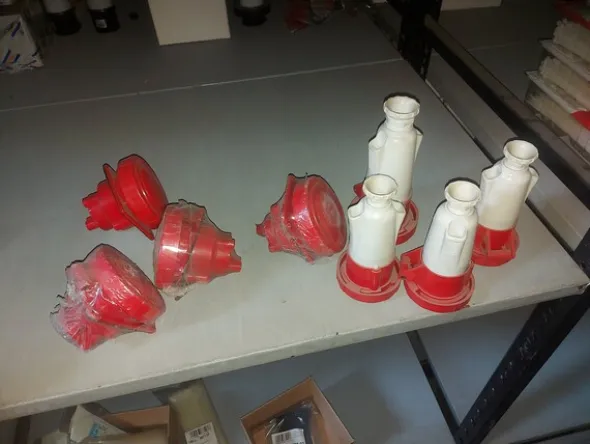 2#7887 Magazzino di materiale elettrico
