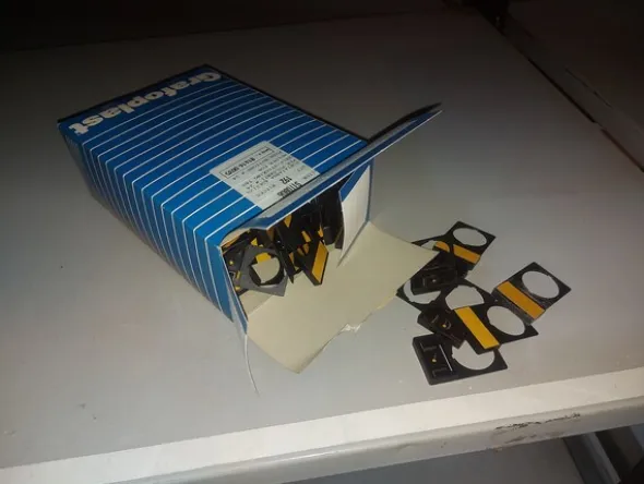 2#7887 Magazzino di materiale elettrico