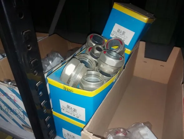 2#7887 Magazzino di materiale elettrico