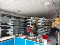 1#6295 Magazzino di ricambi auto