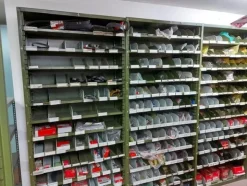 1#6295 Magazzino di ricambi auto