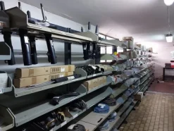 1#6295 Magazzino di ricambi auto