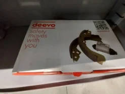 2#5256 Magazzino di ricambi e accessori per autorimessa