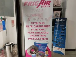 2#5256 Magazzino di ricambi e accessori per autorimessa