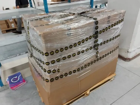 2#5256 Magazzino di ricambi e accessori per autorimessa
