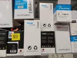 2#5256 Magazzino di ricambi e accessori per autorimessa