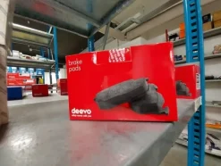 2#5256 Magazzino di ricambi e accessori per autorimessa