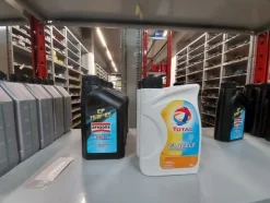 2#5256 Magazzino di ricambi e accessori per autorimessa