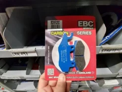 2#5256 Magazzino di ricambi e accessori per autorimessa
