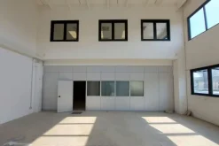 #15886 Magazzino duplex e posto auto scoperto
