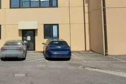 #15886 Magazzino duplex e posto auto scoperto