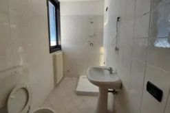 #15886 Magazzino duplex e posto auto scoperto