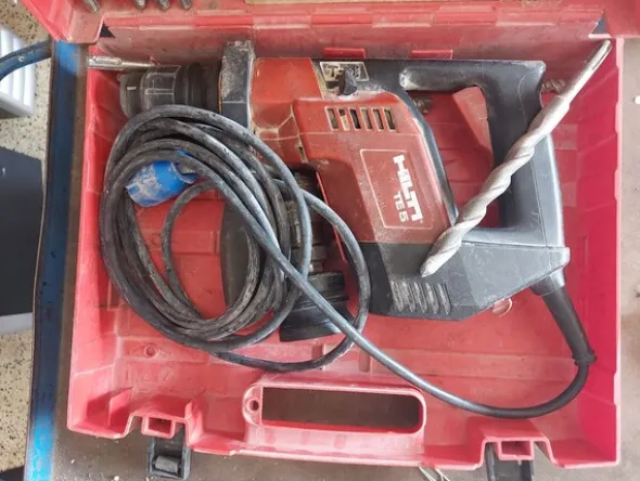 3#8080 Magazzino e materiale per impianti elettrici