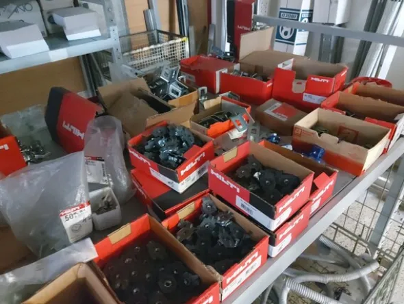 3#8080 Magazzino e materiale per impianti elettrici