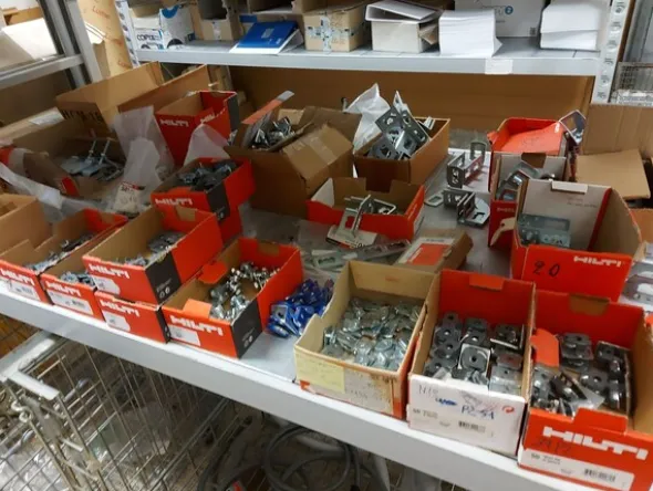 3#8080 Magazzino e materiale per impianti elettrici