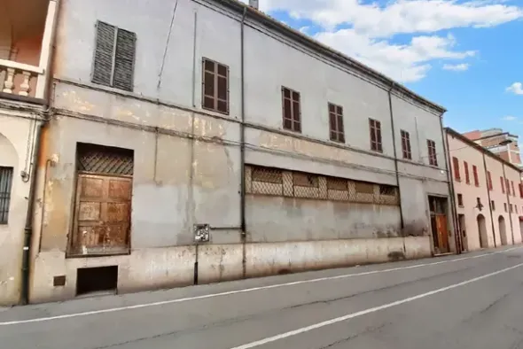 #20049 Magazzino in centro storico