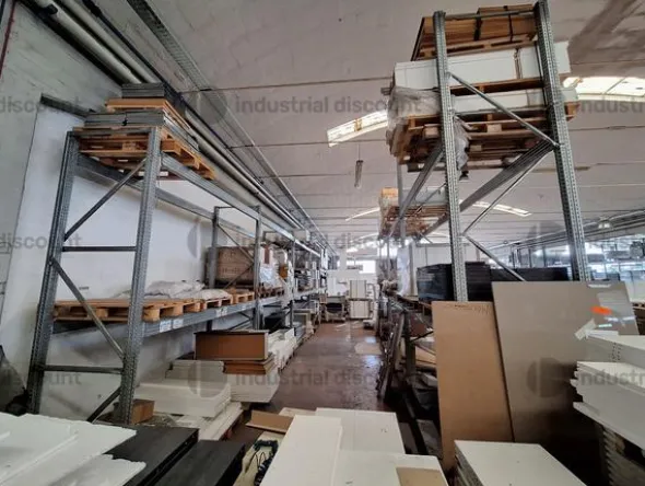 3#8766 Magazzino materiale per falegnameria