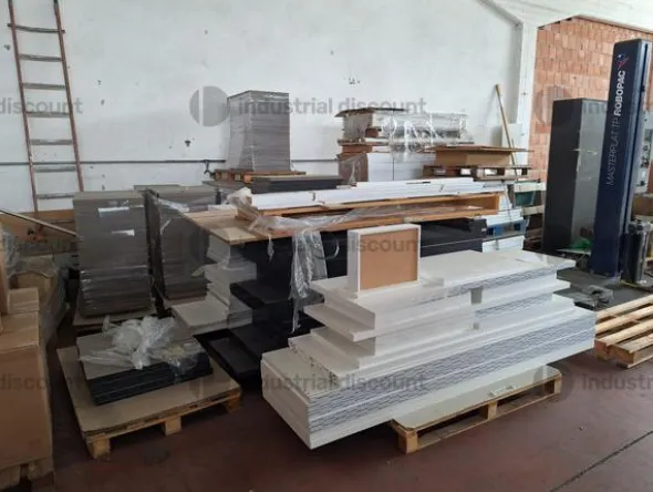 3#8766 Magazzino materiale per falegnameria