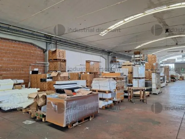 3#8766 Magazzino materiale per falegnameria