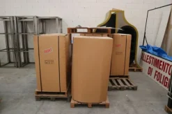 90#70720 Magazzino materie prime e macchinari per caminetti