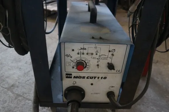 90#70720 Magazzino materie prime e macchinari per caminetti