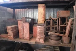 90#70720 Magazzino materie prime e macchinari per caminetti