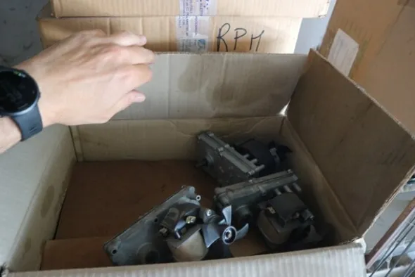 90#70720 Magazzino materie prime e macchinari per caminetti