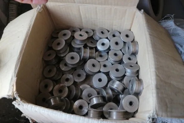 90#70720 Magazzino materie prime e macchinari per caminetti