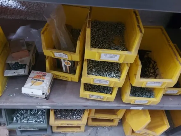 1#7959 Magazzino materie prime, semilavorati e merci