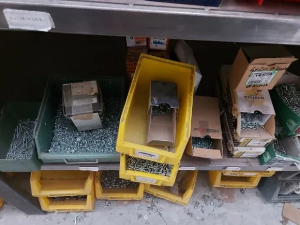 1#7959 Magazzino materie prime, semilavorati e merci