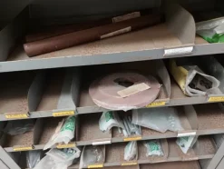 232#8002 Magazzino parti di ricambio