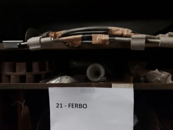 232#8002 Magazzino parti di ricambio