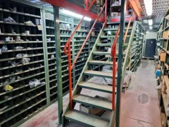 7#9630 Magazzino pezzi di ricambio