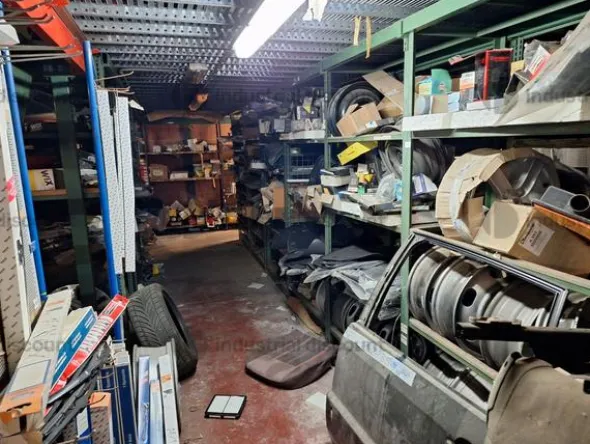 7#9630 Magazzino pezzi di ricambio