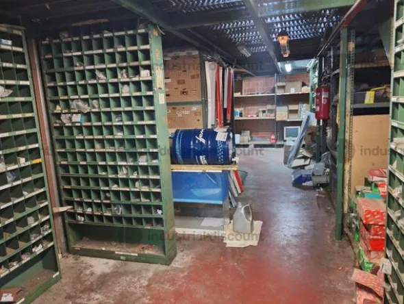 7#9630 Magazzino pezzi di ricambio