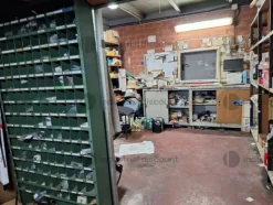 7#9630 Magazzino pezzi di ricambio