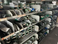 6#6473 Magazzino ricambi auto e trattori agricoli