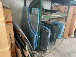 6#6473 Magazzino ricambi auto e trattori agricoli