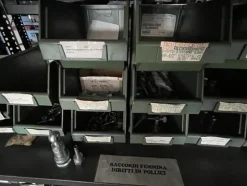 6#6473 Magazzino ricambi auto e trattori agricoli
